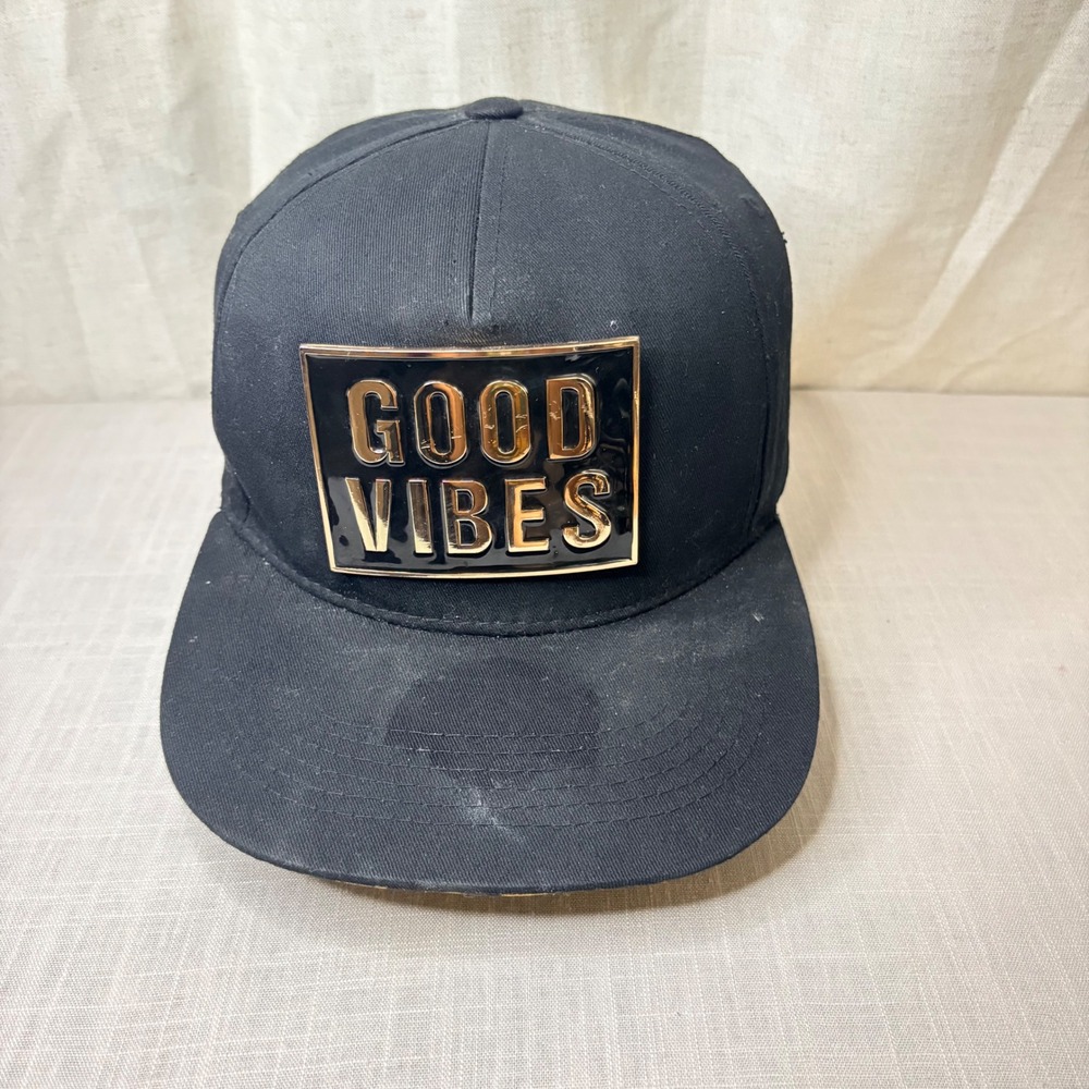 4350 District Mens Good Vibes Snapback Hat Black Gold Metal Plate Flat Brim Cap